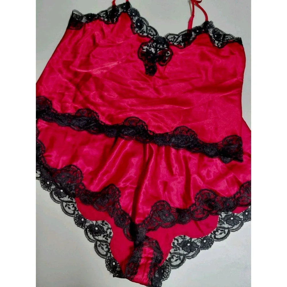 Vintage Victoria Secret Pajama Set L Red Satin Black Lace Cami Shorts Y2K 90s